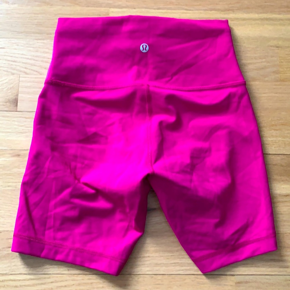 Lululemon Wunder Under Short - size 4